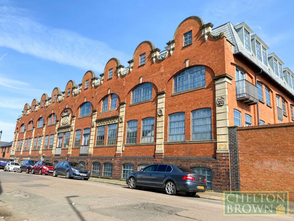 2 bedroom penthouse for sale in Bunting Road, Northampton, NN2