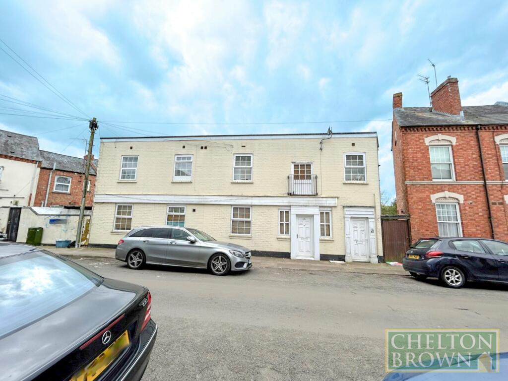 4 bedroom apartment for sale in Colwyn Road, Northampton, NN1