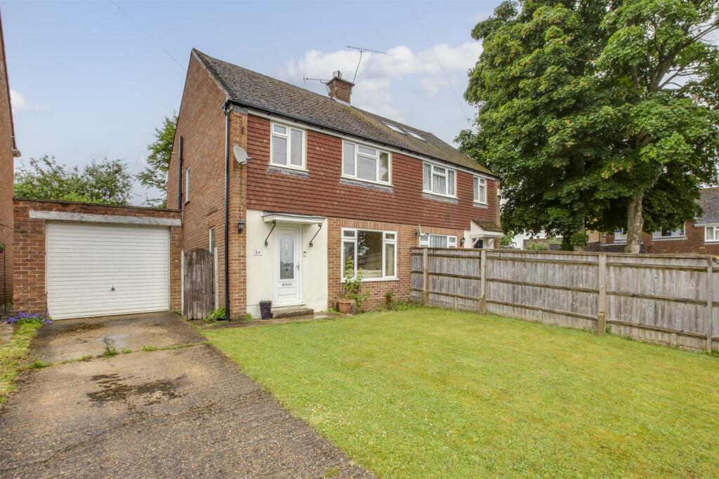 3 bedroom semidetached house for sale in Cedar Avenue, Hazlemere, HP15