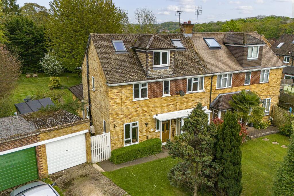Main image of property: TOMS TURN, HAZLEMERE