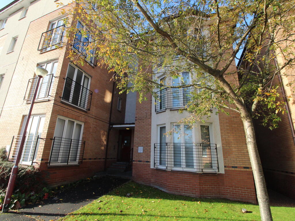 2 bedroom flat for rent in St Andrews Drive, Coatbridge, North