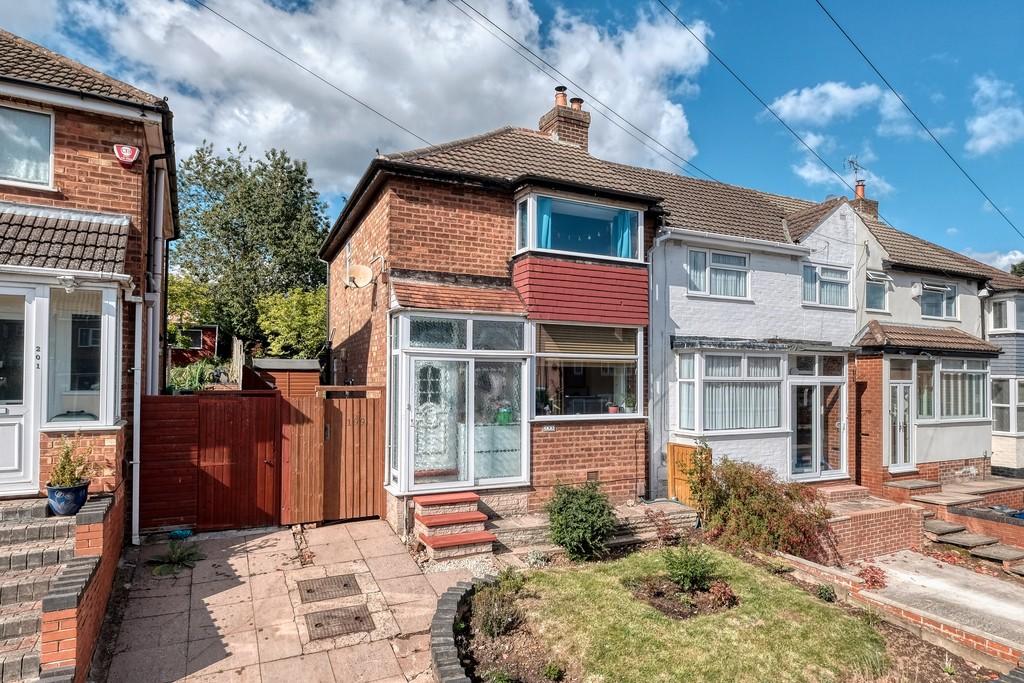 2 bedroom end of terrace house for sale in Nuthurst Road, Longbridge