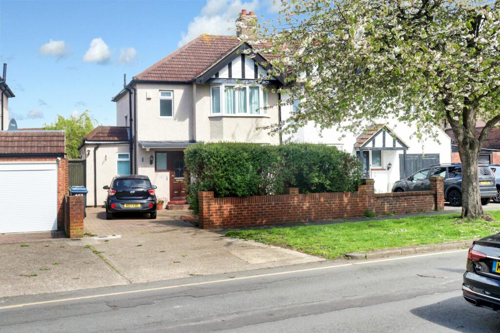 3 bedroom semidetached house for sale in Princes Avenue, Surbiton, KT6