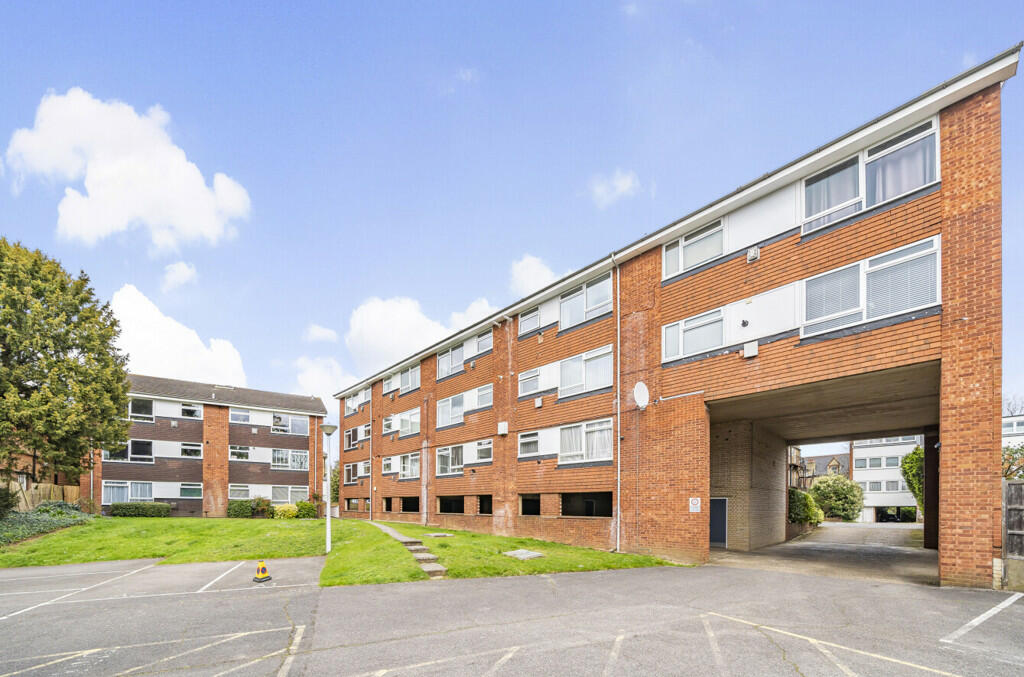 2 bedroom apartment for sale in Woodleigh, 2 Parklands, Surbiton, KT5