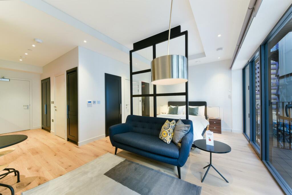 Studio apartment for sale in Defoe House, London City Island, London