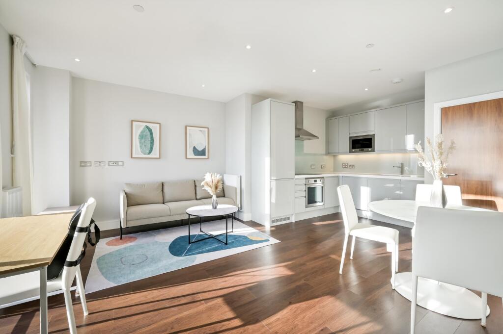 Main image of property: Avalon Point, 1 Silvocea Way, London, E14