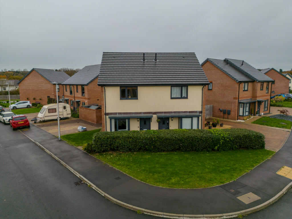 2 bedroom semidetached house for sale in Caerwent Close, Dinas Powys, CF64