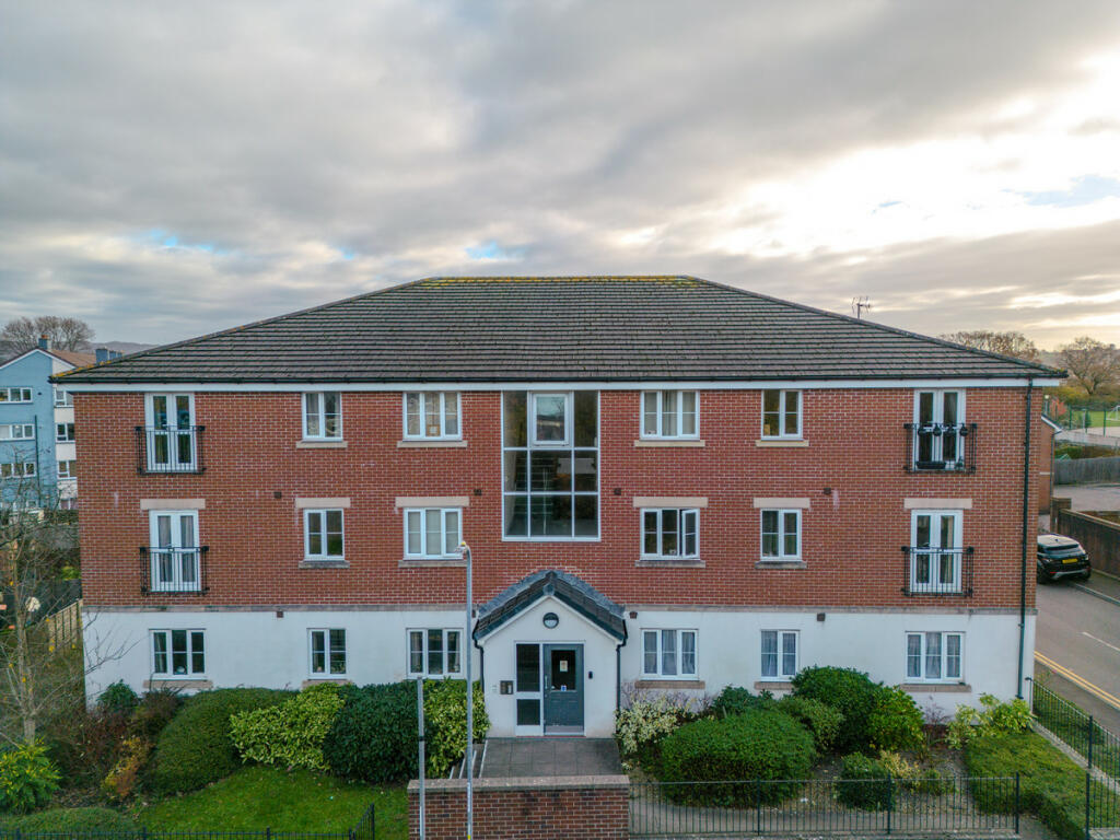 2 bedroom apartment for sale in Roman Way, Newport, NP18