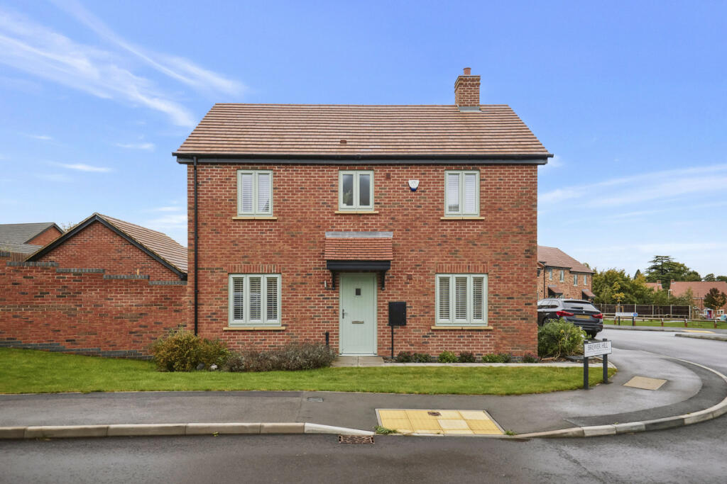 4 bedroom detached house for sale in Brewer Hill, ShipstononStour, CV36