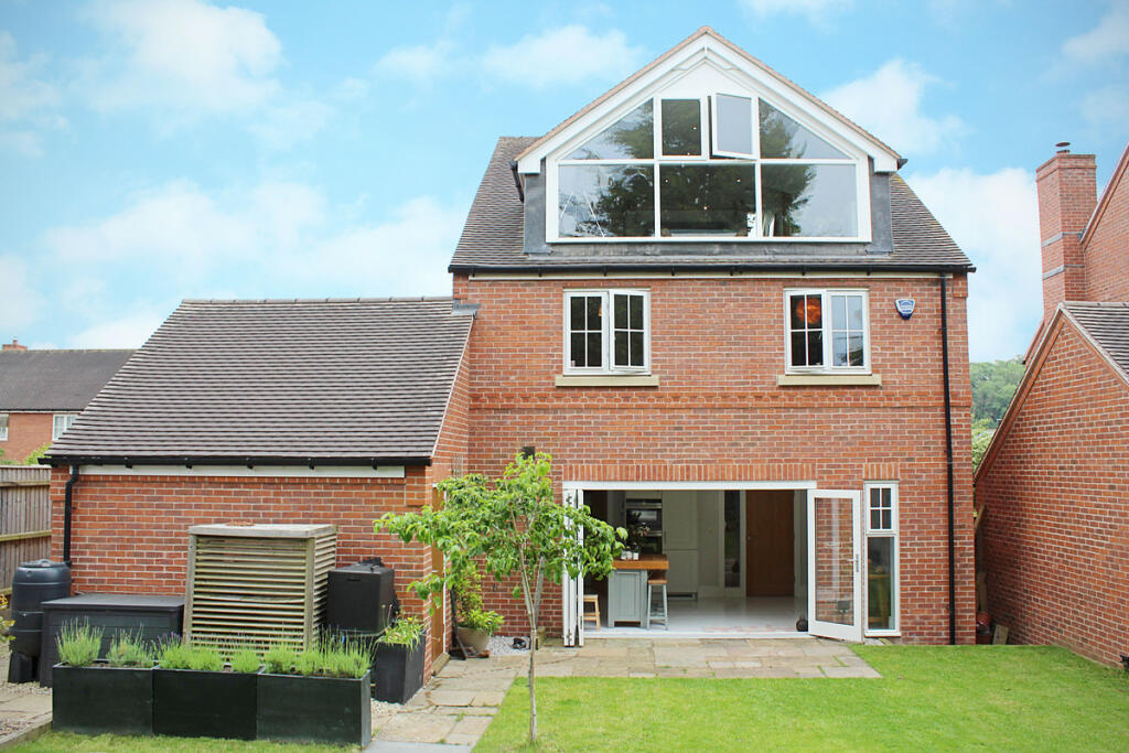 5 bedroom detached house for sale in Badgers Close, Welford On Avon
