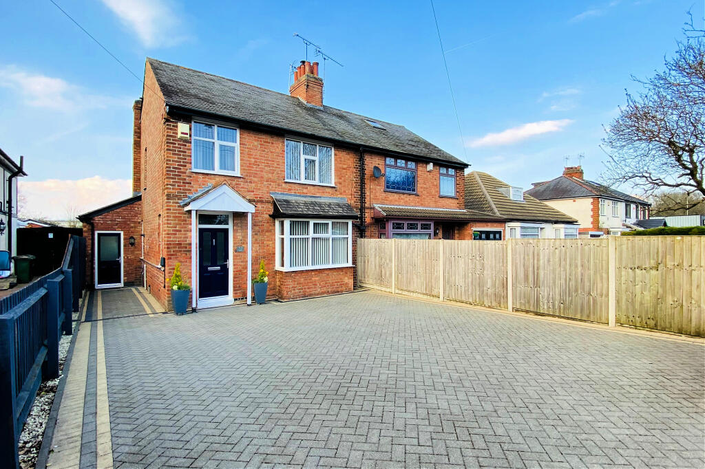 3 bedroom semi-detached house for sale in Hinckley Road, Leicester Forest East, LE3