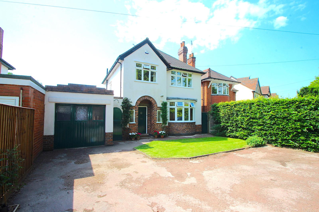 4 bedroom detached house for sale in Hinckley Road, Leicester Forest