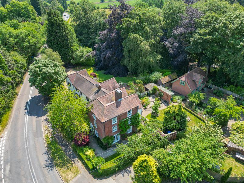 4 bedroom semidetached house for sale in Bridgnorth Road, Stourton