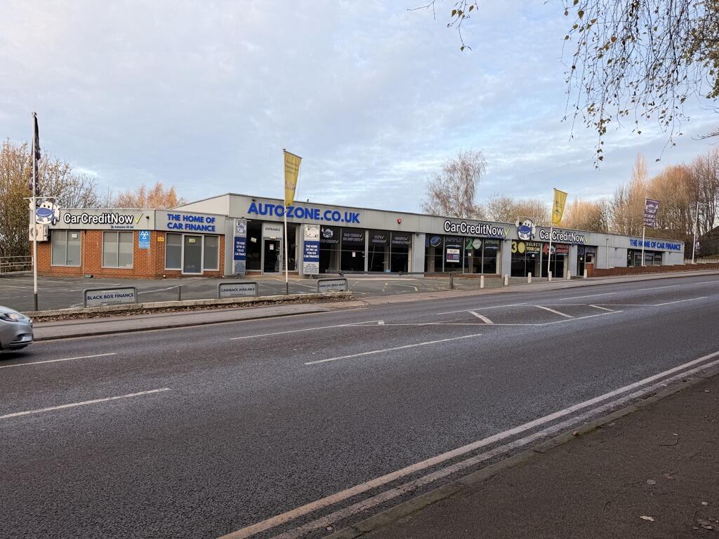 Main image of property: Hill Top Garage, Doncaster Road, Barnsley, South Yorkshire, S70 3RD