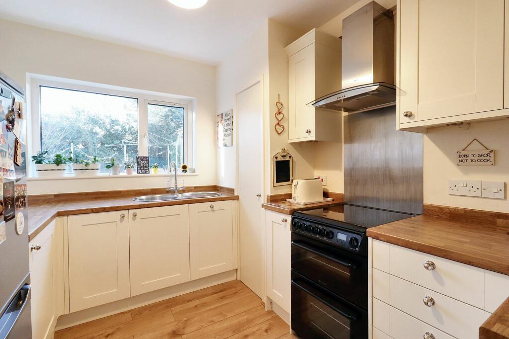 Additional property image - Tyndale View, Thornbury, BS35