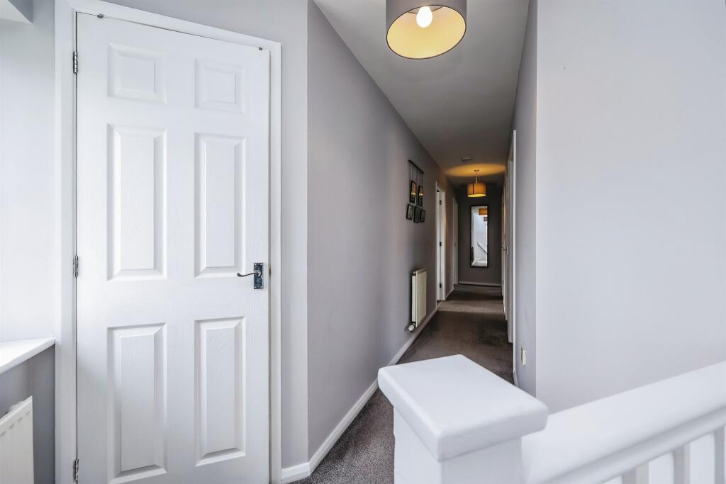 2 bedroom flat for sale in Portland Road, Hucknall, Nottingham, NG15