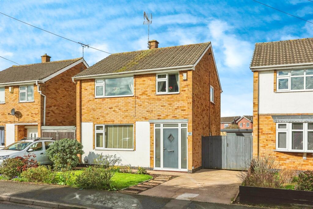 3 bedroom detached house for sale in Polperro Way, Hucknall, Nottingham