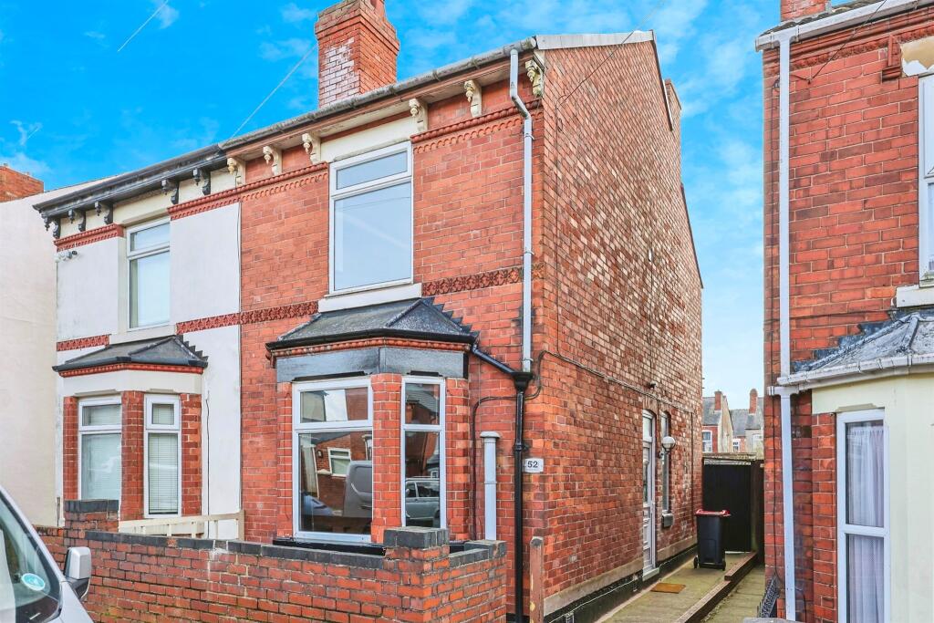 2 bedroom semidetached house for sale in Oxford Street, KirkbyIn