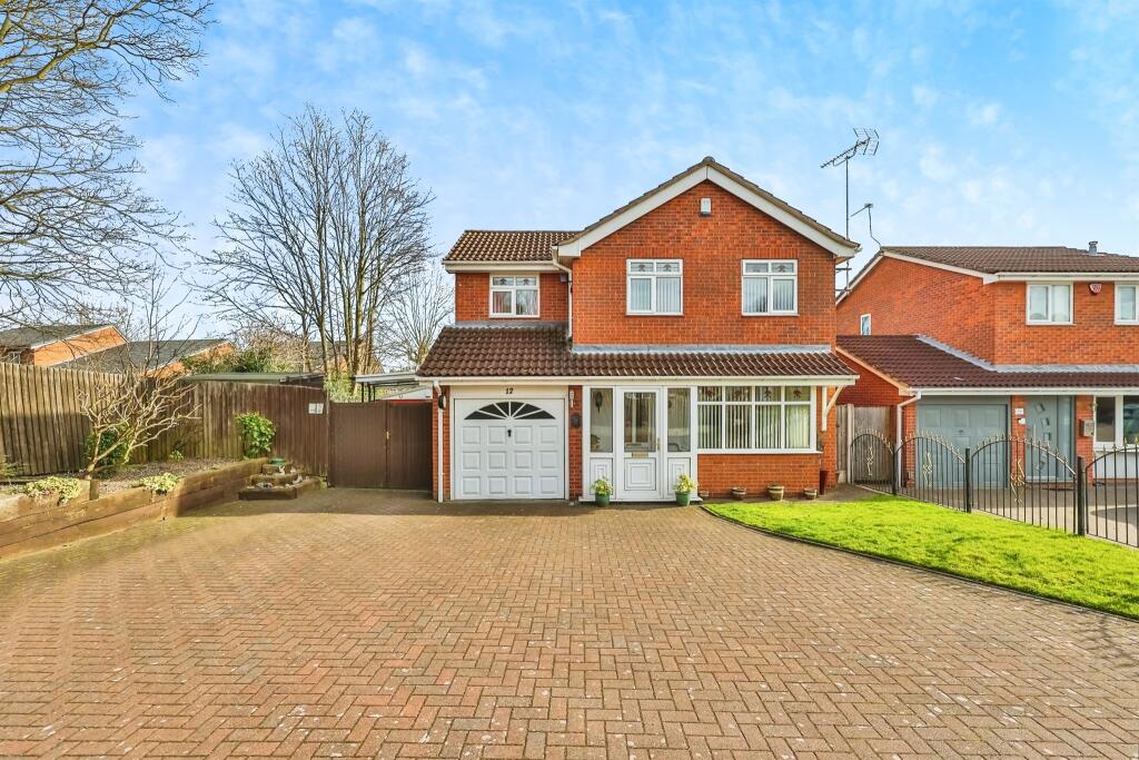 Main image of property: Pembridge Close, Nottingham