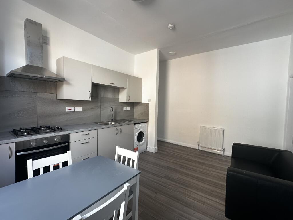 Main image of property: Hartley Road, NOTTINGHAM