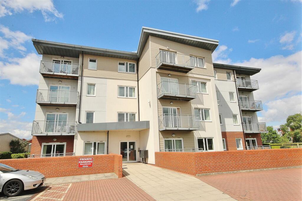 2 bedroom apartment for sale in Abbey Wharf, Canal Road, Selby, YO8