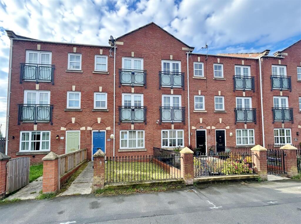 Main image of property: Ousegate, Selby