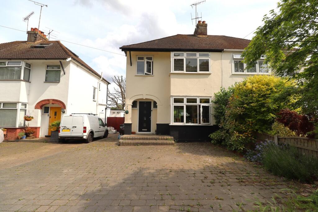 Main image of property: Stile Lane, Rayleigh, SS6