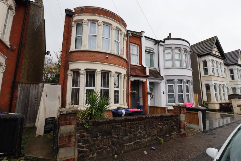 Main image of property: Brightwell Avenue, Westcliff-on-Sea, SS0