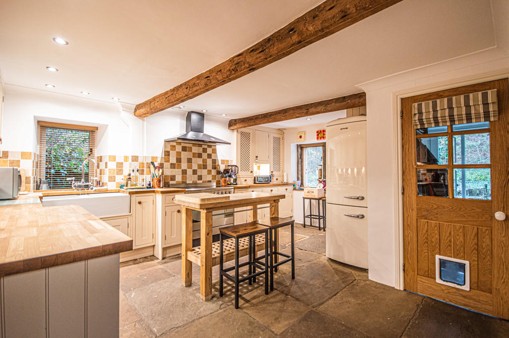 3 bedroom detached house for sale in Brownhill Lane, Holmbridge