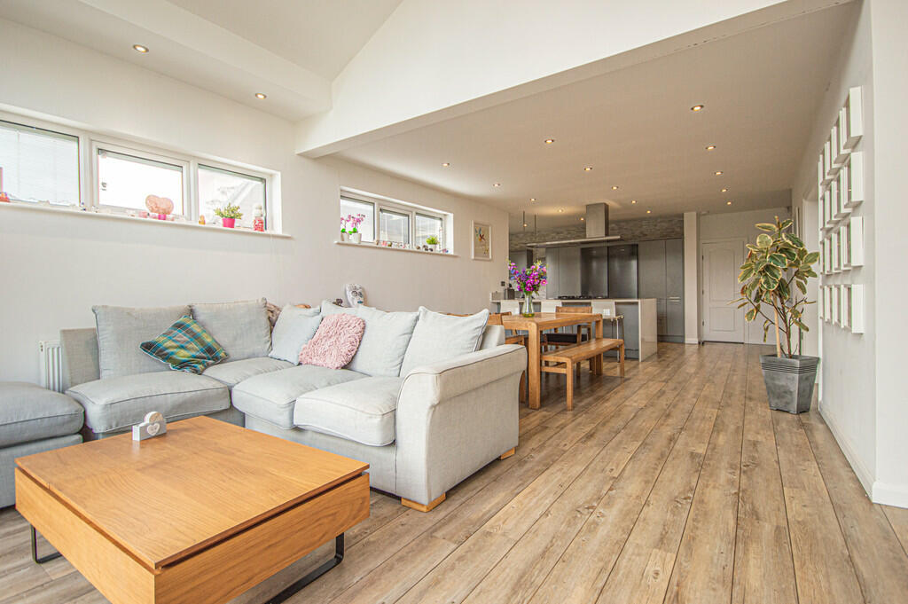 4 bedroom detached bungalow for sale in Carr Hill Road, Upper