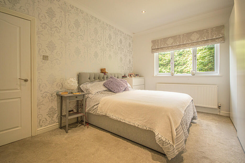4 bedroom detached bungalow for sale in Carr Hill Road, Upper