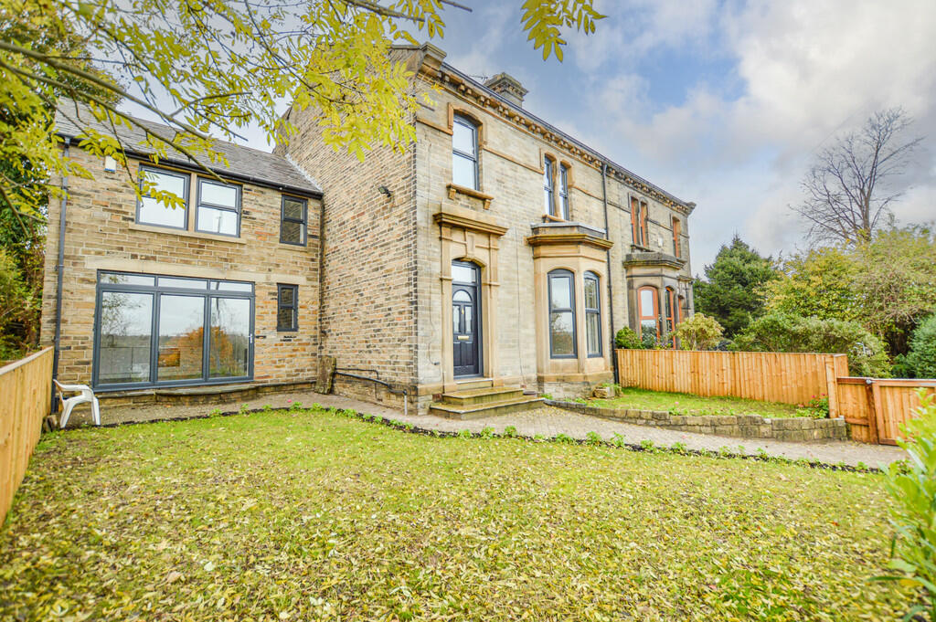 5 bedroom semi detached house for sale in Bradford Road