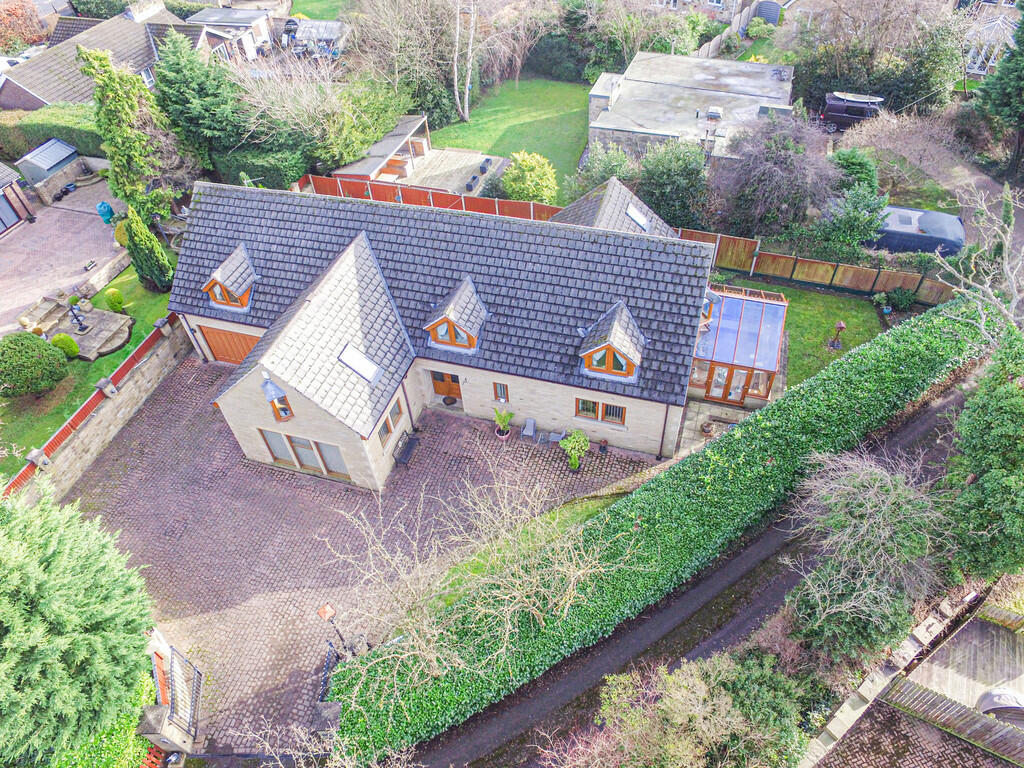 5 bedroom detached house for sale in Stocks Bank Road, Mirfield, WF14
