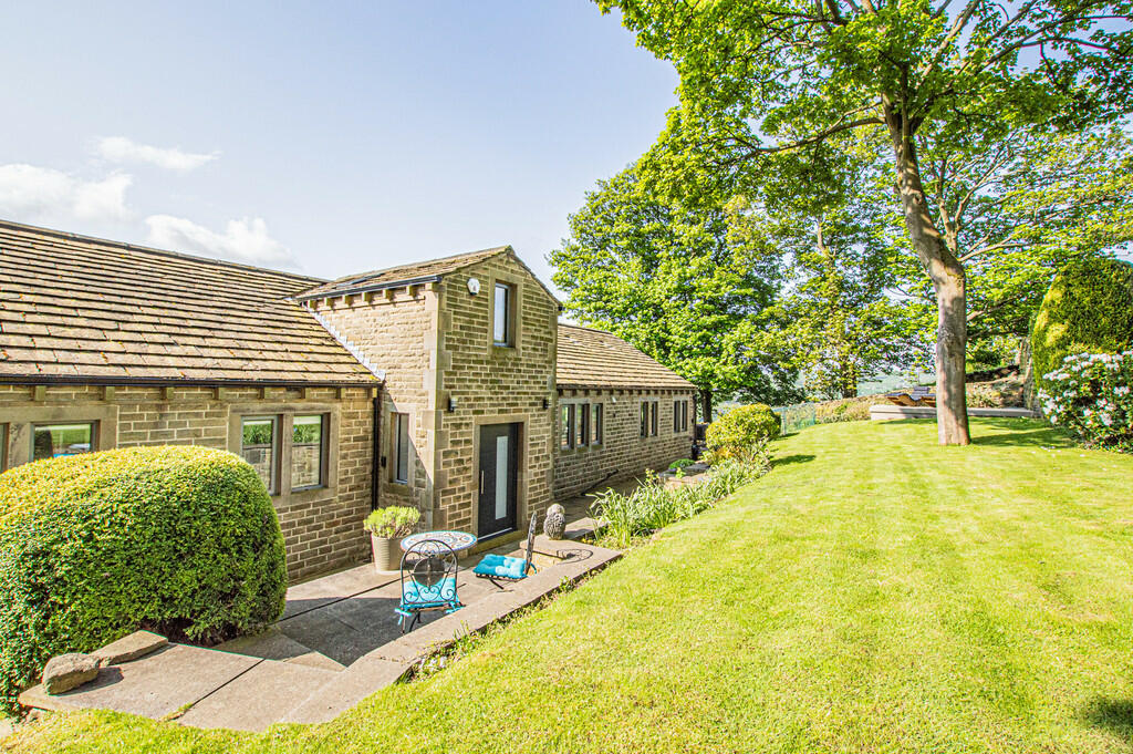 4 bedroom detached house for sale in Winterburn Lane, Warley, Halifax, HX2