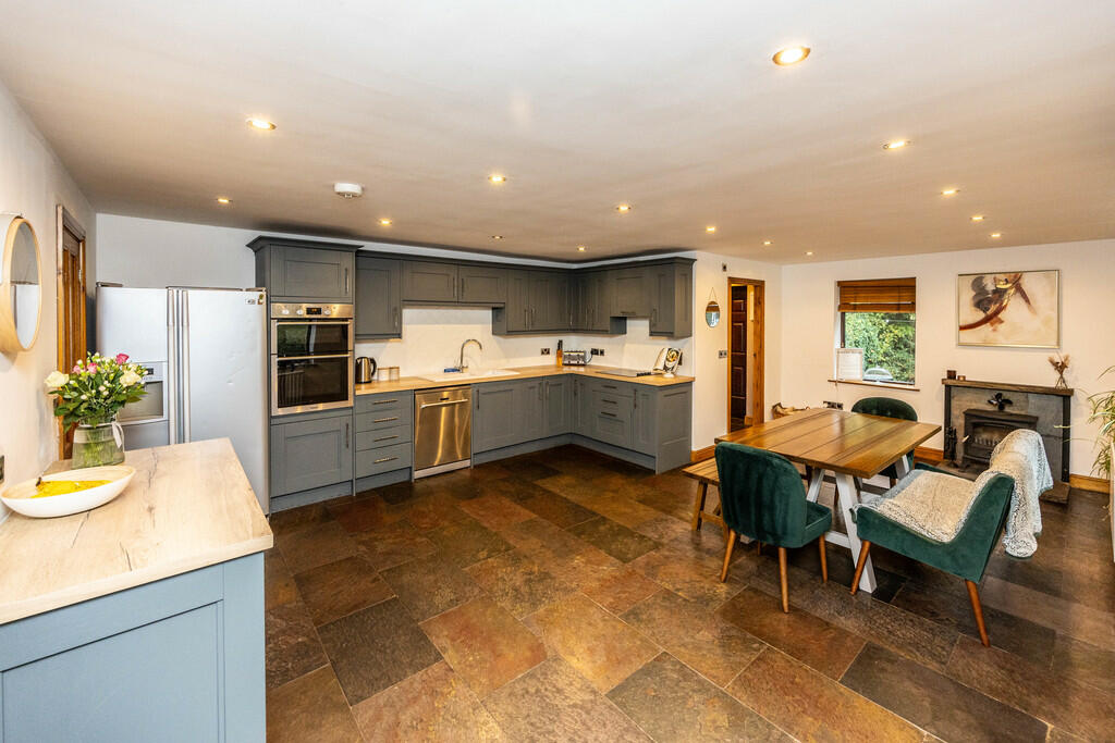 Additional property image - Whitechapel Road, Cleckheaton