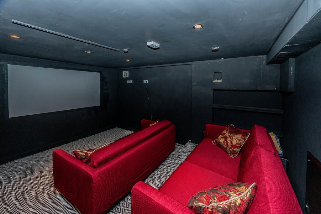 Additional property image - Whitechapel Road, Cleckheaton