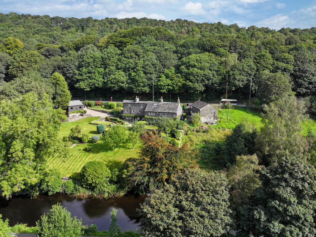 Main image of property: Stoney Spring, Luddendenfoot