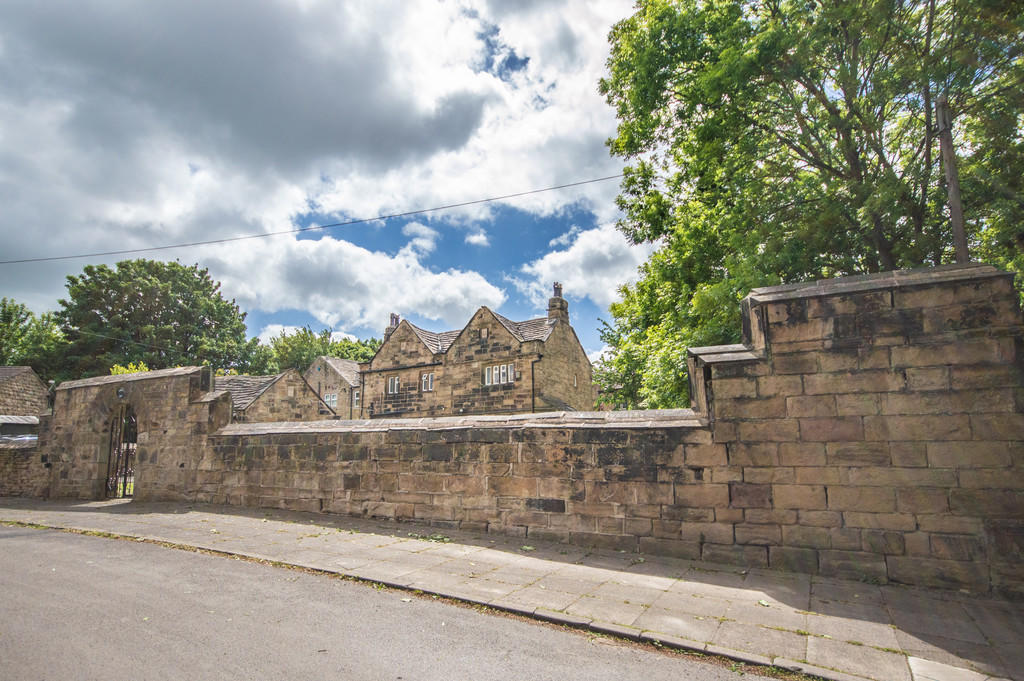 2 bedroom detached house for sale in Combs Hall, Combs Road, Thornhill