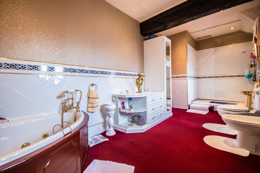 2 bedroom detached house for sale in Combs Hall, Combs Road, Thornhill