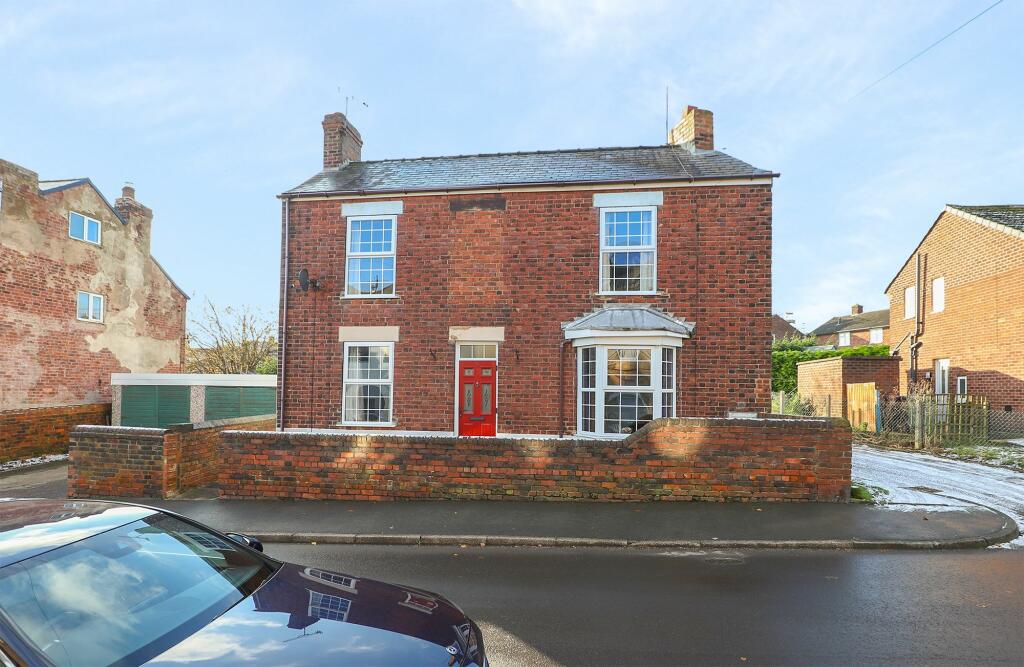 3 bedroom detached house for sale in Billam Street, Eckington, S21