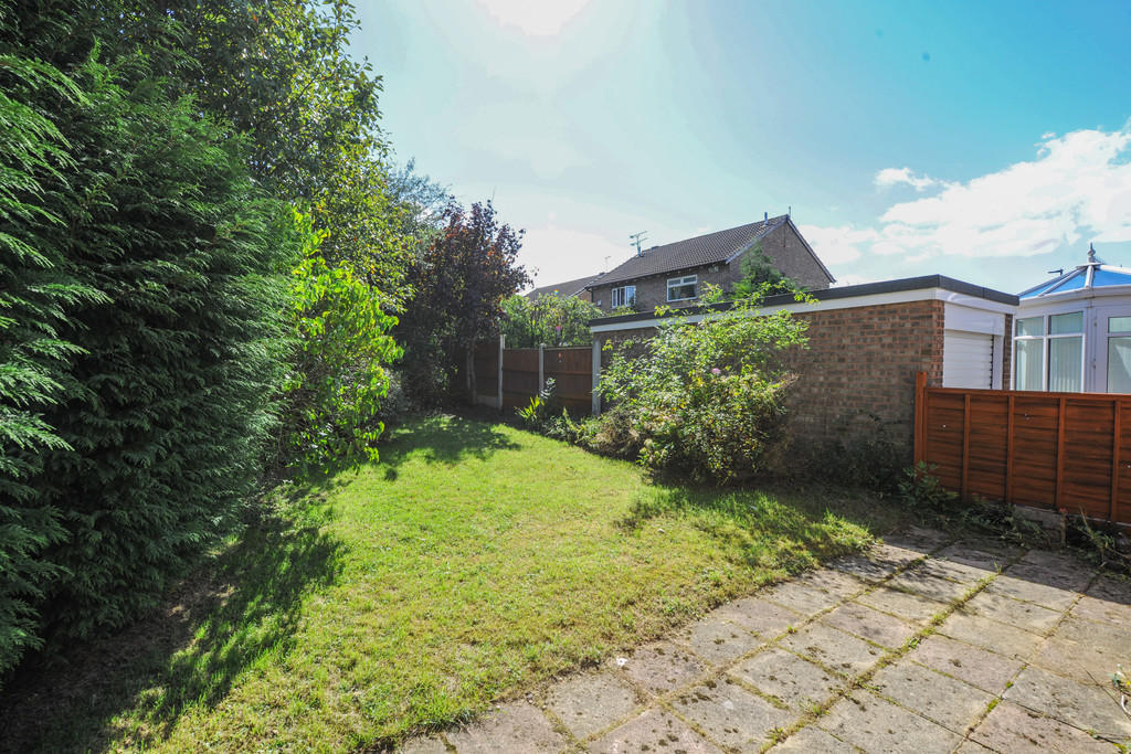 2 bedroom detached bungalow for sale in Watkinson Gardens, Waterthorpe, S20