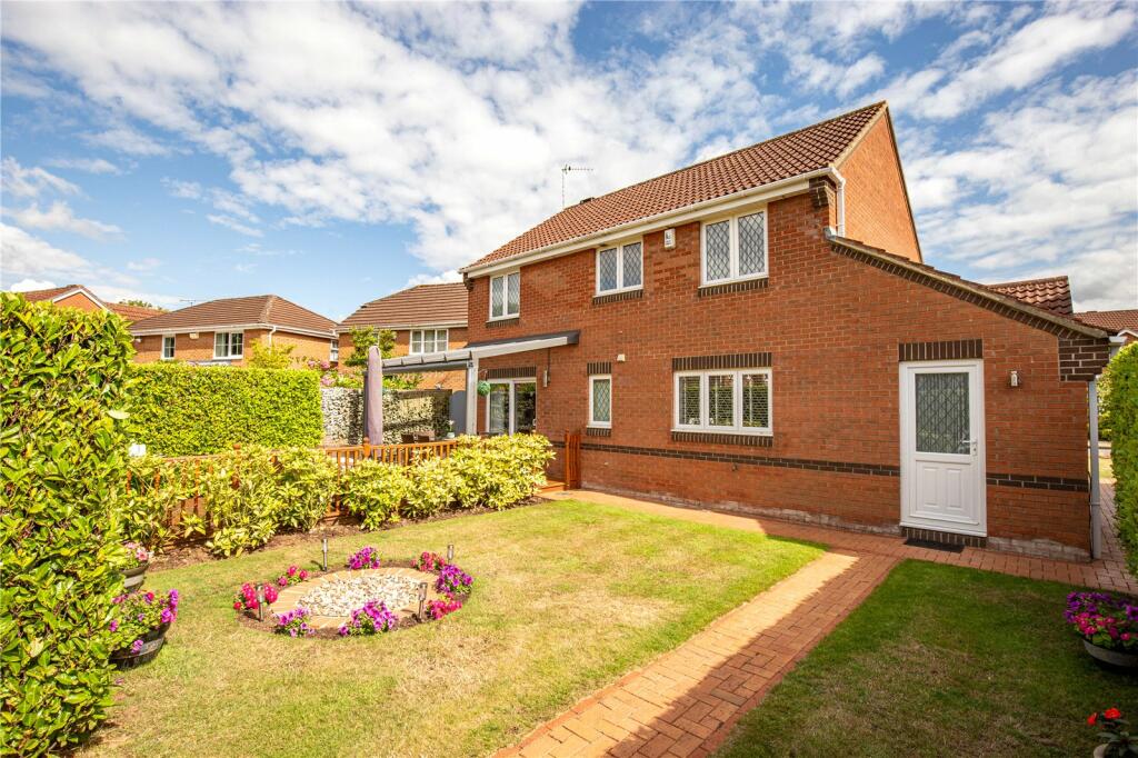 4 bedroom detached house for sale in Sandown Close, Downend, Bristol