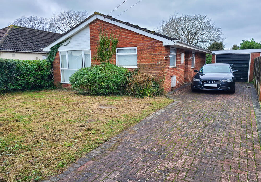 3 bedroom detached bungalow for sale in Southbourne Avenue, Holbury, SO45