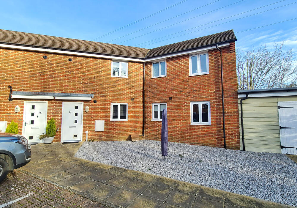 2 bedroom flat for sale in Pickwick Close, West Totton, SO40
