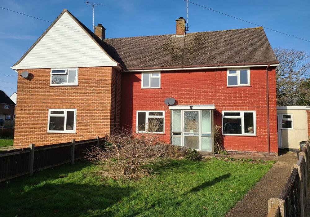 2 bedroom semidetached house for sale in Hobart Drive, Hythe, SO45