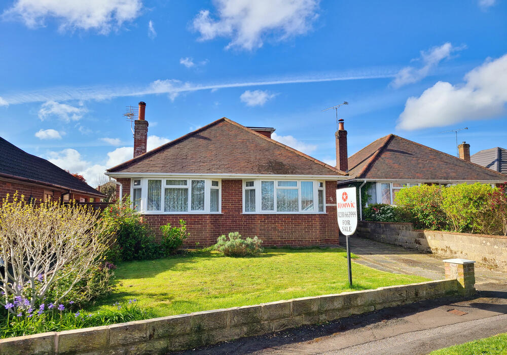 3 bedroom detached bungalow for sale in Kinross Road, Rushington, SO40