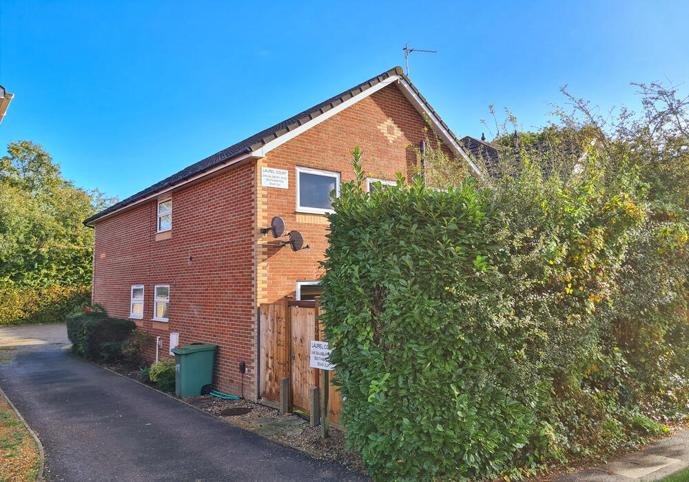 1 bedroom flat for sale in Salisbury Road, Totton, SO40