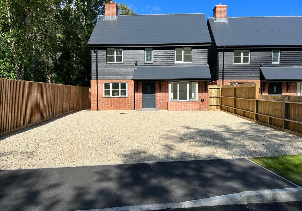 4 bedroom detached house for sale in Marchwood, Hampshire, SO40