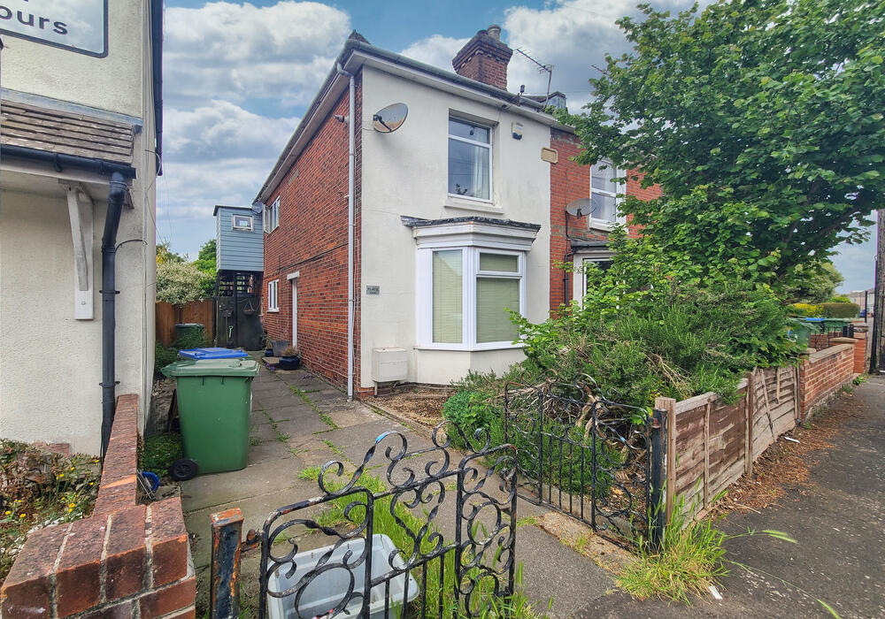 Main image of property: Queenstown Road, Freemantle, SO15
