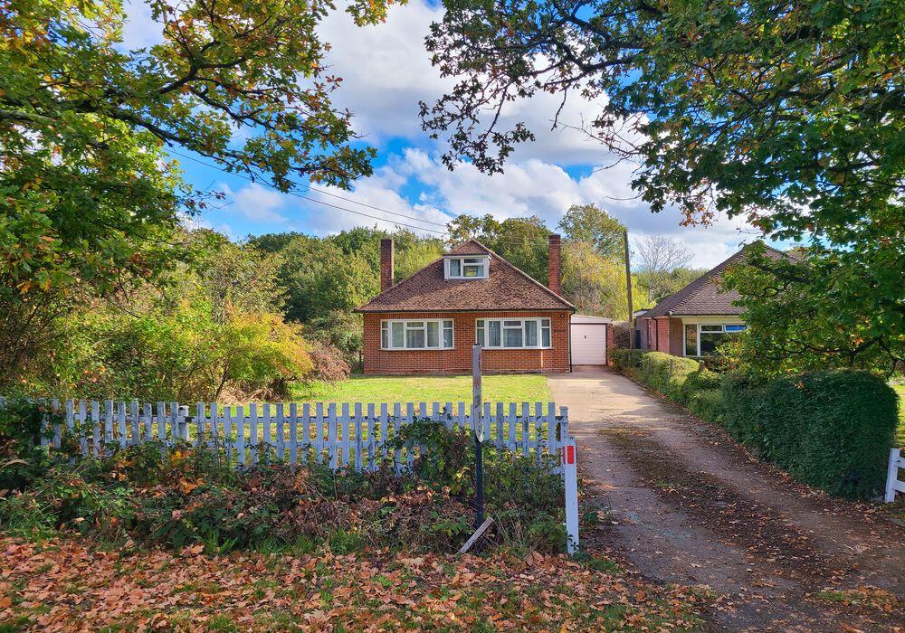 Main image of property: Pauletts Lane, Calmore, SO40